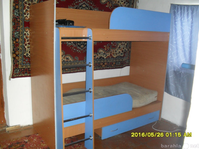 Продам: двух уровневая кровать