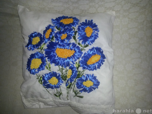 Продам: подушка с вышивкой