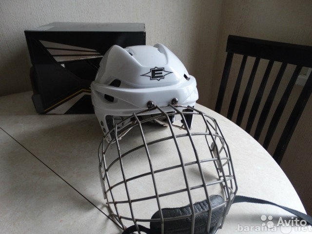 Продам: Хоккейный шлем Easton