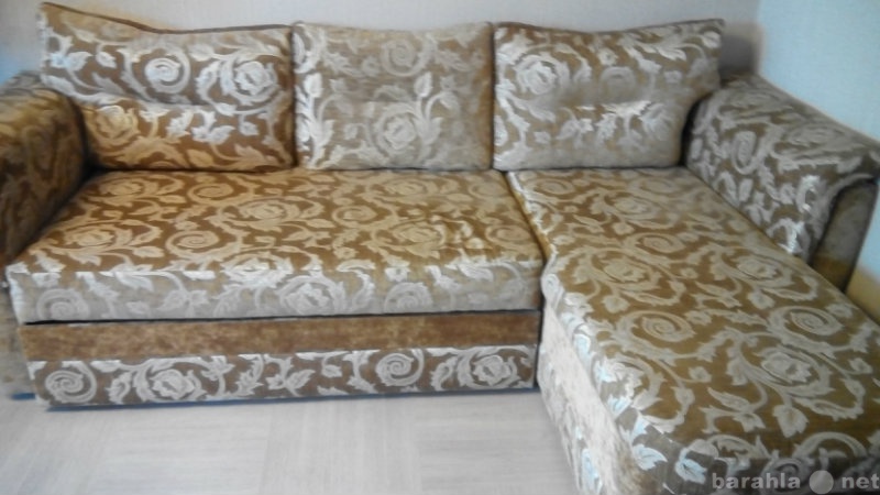Продам: Комплект - угловой диван и кресло.
