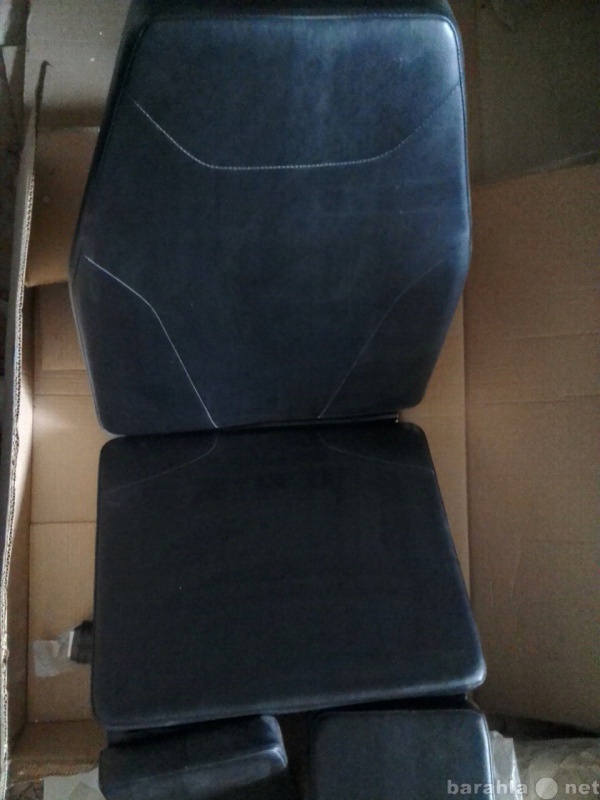 Продам: Кресло педикюрное с подставкой