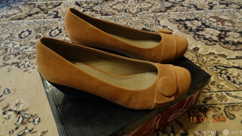Продам: туфли женские размер 39 - 40