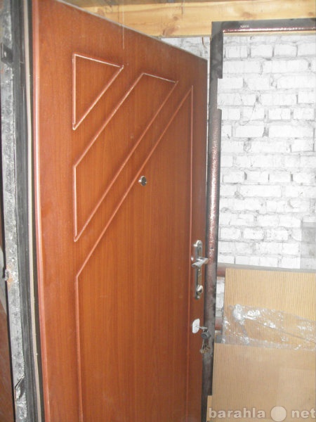 Продам: Выставочные образцы металлических дверей