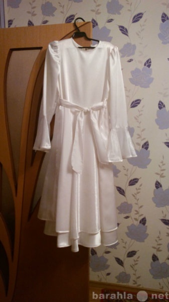 Продам: Продается нарядное белое платье для дево