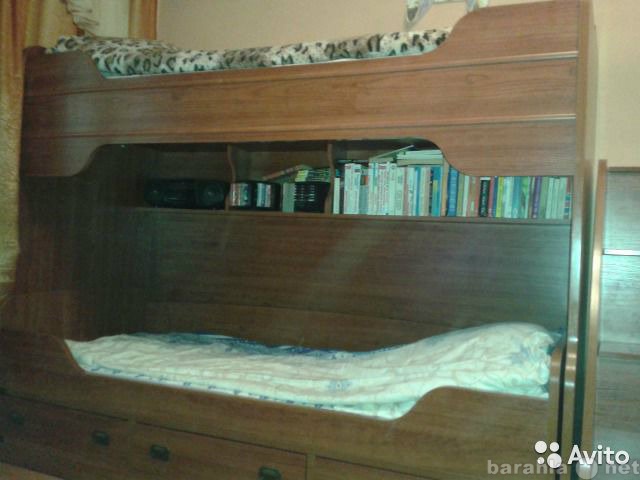 Продам: Двухъярусная кровать,лестница и комод