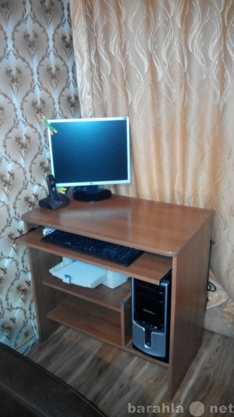 Продам: компьютерный письменный стол