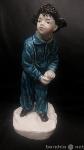 Продам: фарфоровая статуэтка