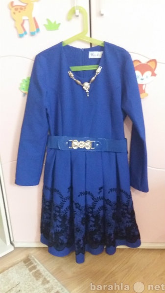 Продам: платье ярко-синее рост 164 на 12 лет