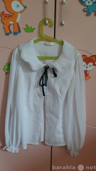 Продам: белую школьную блузку рост 158
