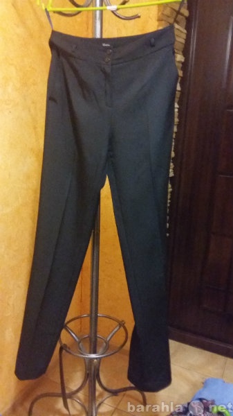 Продам: школьные узкие черные брюки рост 158