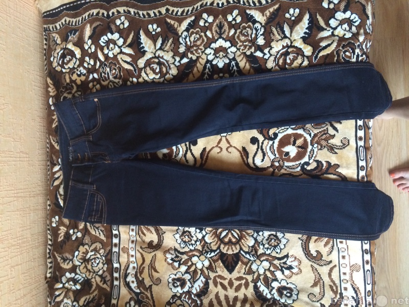 Продам: Джинсы синие и черные брюки