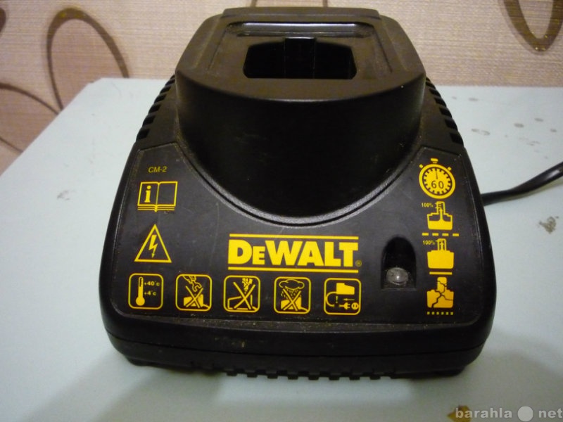 Продам: Зарядник для шуруповерта DeWalt