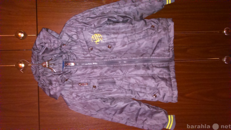 Продам: Осенняя куртка для мальчика 122-128