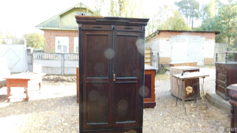 Продам: Старинный  платянной  шкаф