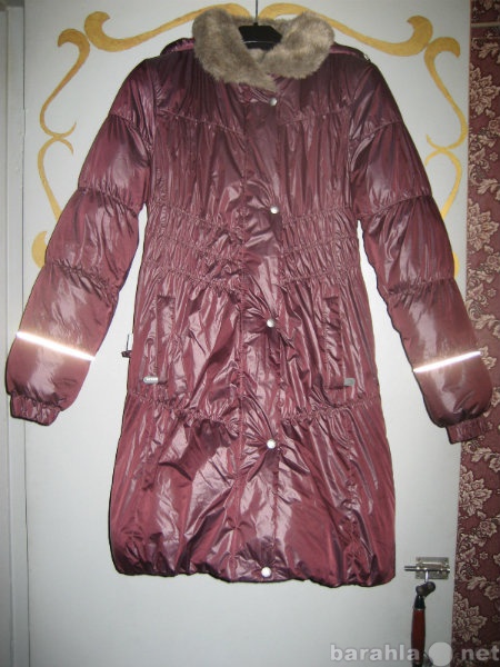 Продам: Зимнее пальто для девочки(рост 152-158)