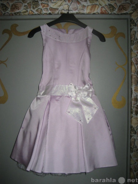Продам: Платье для девочки (рост 134-140 см)