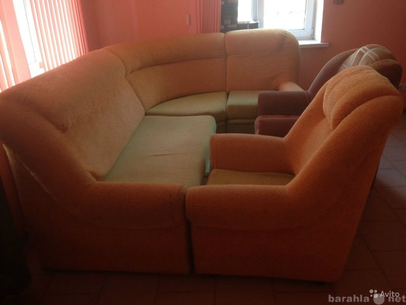 Продам: Угловой диван и кресла