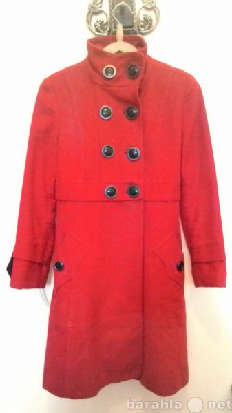 Продам: Красное демисезонное пальто