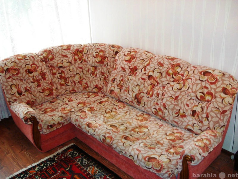 Продам: Продам угловой диван в отличном состояни