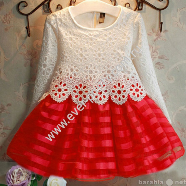 Продам: Детское платье красное с кружевом