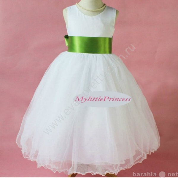 Продам: Детское платье с атласным поясом