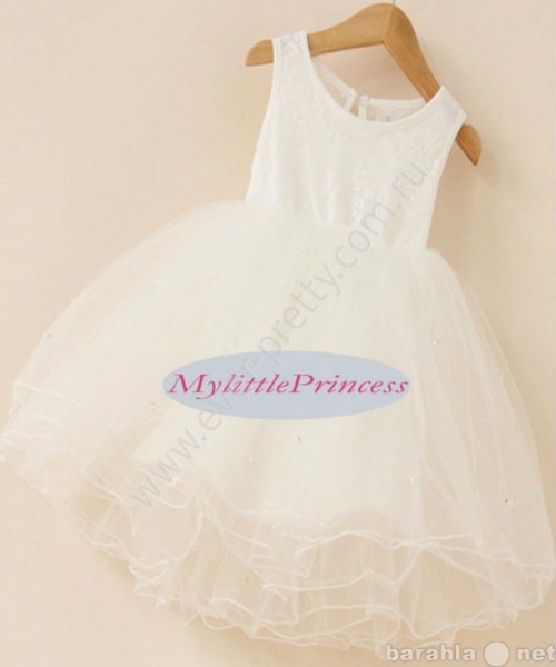 Продам: Детское платье белое с пышной юбкой