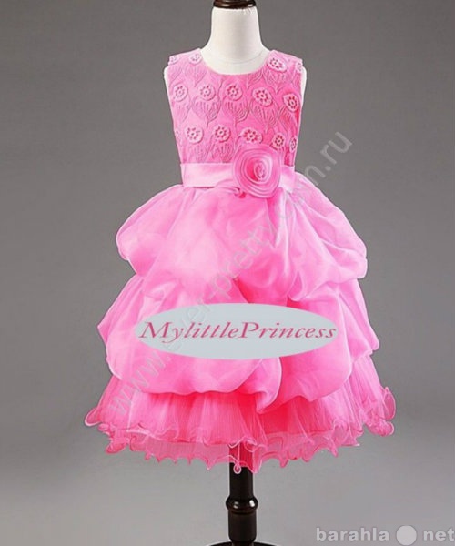 Продам: Детское платье розовое пышное с кружевом