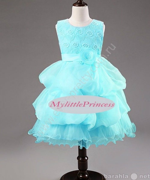 Продам: Детское платье голубое с защипами