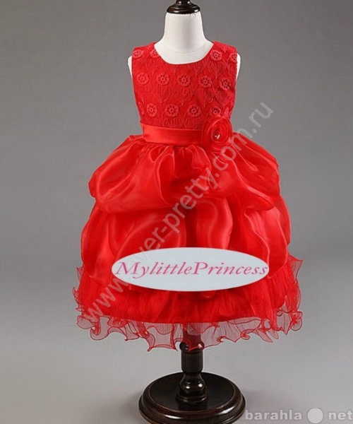 Продам: Детское платье красное с защипами
