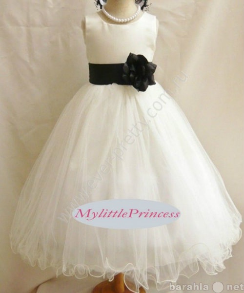 Продам: Детское платье белое с черным цветком