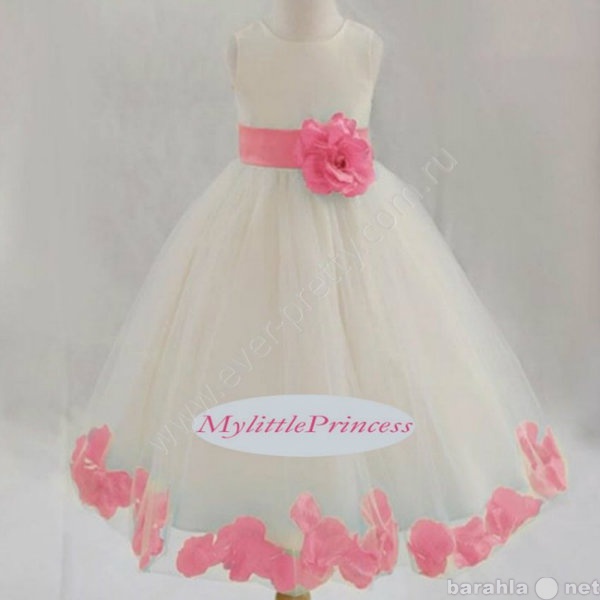Продам: Детское платье с розовыми лепестками