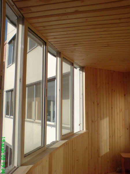 Предложение: остекление и отделка балконов