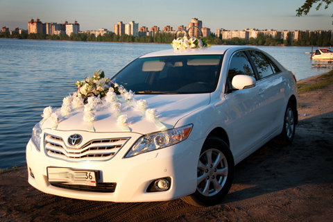 Предложение: автомобиль на свадьбу белая Toyota Camry