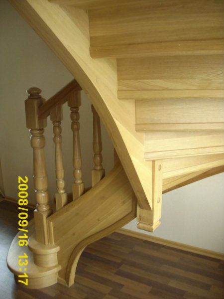 Предложение: деревянные лестницы