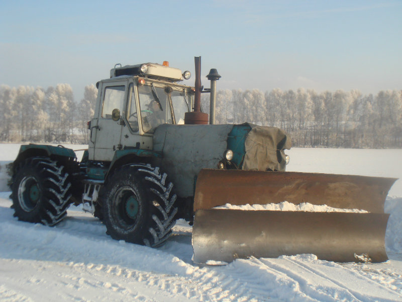 Предложение: Чистка дорог от снега трактором Т-150