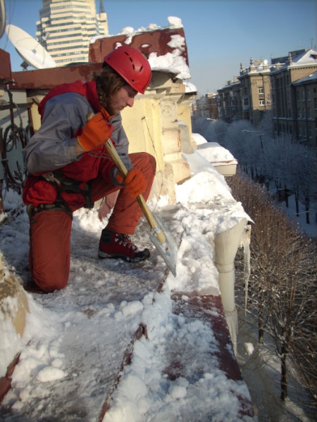 Предложение: Уборка снега с крыш, очистка от наледи и