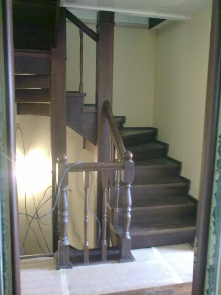 Предложение: изготовление и монтаж лестниц ,подоконн