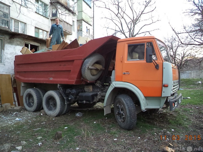 Предложение: Самосвалы для вывоза мусора. Грузчики.