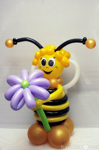 Предложение: Пчелка Майя с цветочком из шаров