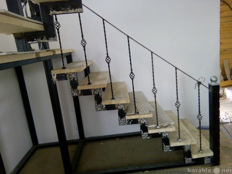 Предложение: Лестница, перила с элементами литья