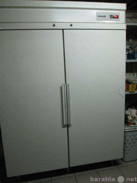 Продам: Морозильная камера и холодильный стол