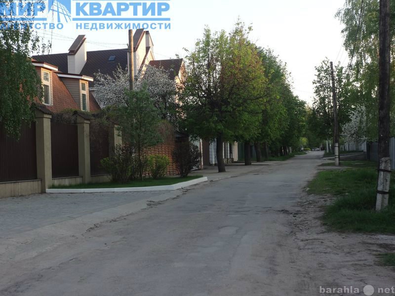 Продам: Продается участок в самом центре города.